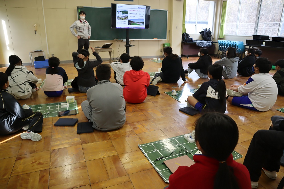 ミニロボプログラミング「菊川市立六郷小」